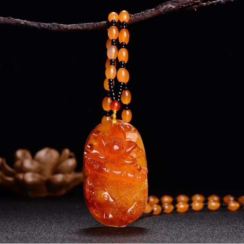 血珀吊坠仿蜜蜡挂件长款关公毛衣链 梦豪项链