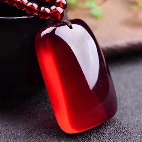 血珀吊坠仿蜜蜡挂件长款关公毛衣链 梦豪项链