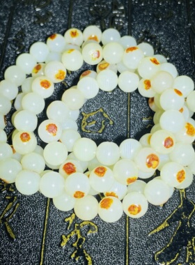 新疆和田玉玛丽艳红皮项链颗颗留皮8mm圆珠 羊脂白玉品质细腻收藏