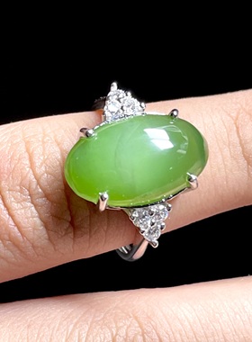 天然和田玉无黑点碧玉银镶戒指 S925银托 两侧嵌钻 简约开口设计