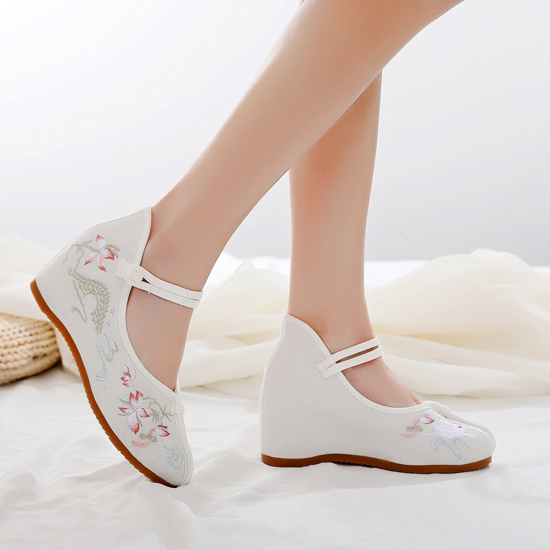 新款古风绣花鞋女老北京布鞋7cm内增高跟汉服鞋 复古民族风舞蹈鞋,淘宝优惠券,粉丝福利购,淘宝优惠卷