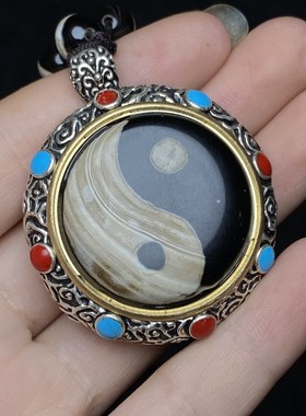 古玩旧藏大清乾隆年制剔红漆器收藏盒内藏天珠项链带盒一套