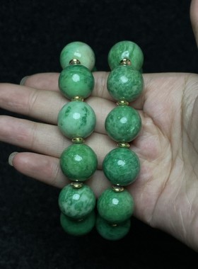 古玩旧藏大清乾隆年制刺绣收藏盒内珍藏仿翡翠手串手链首饰一套