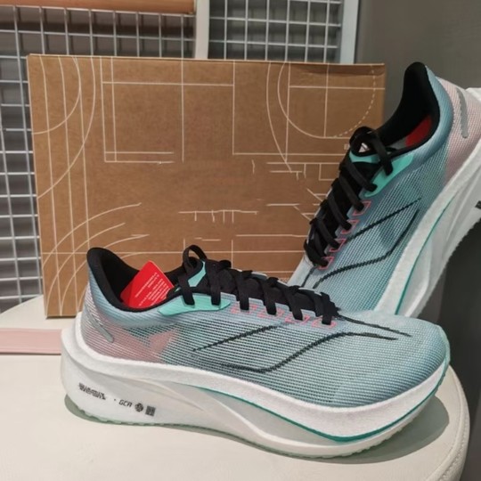 飞电5C春秋款体育碳板跑鞋2025学生版爆款轻量减震回弹推进跑步鞋