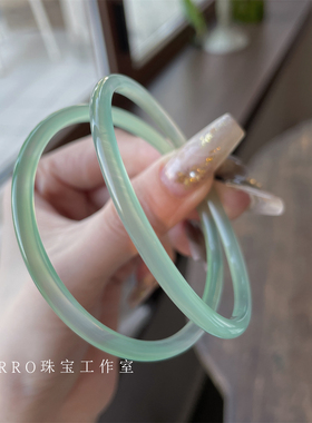 半山水油青翡翠色玉髓叮当镯青绿色极细手镯女士叮当镯玛瑙4mm