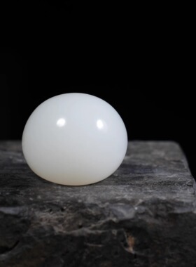 「鸽子蛋」｜藏拙大肉蛋玉戒·膏腴脂润·胖得像一颗正圆珠子