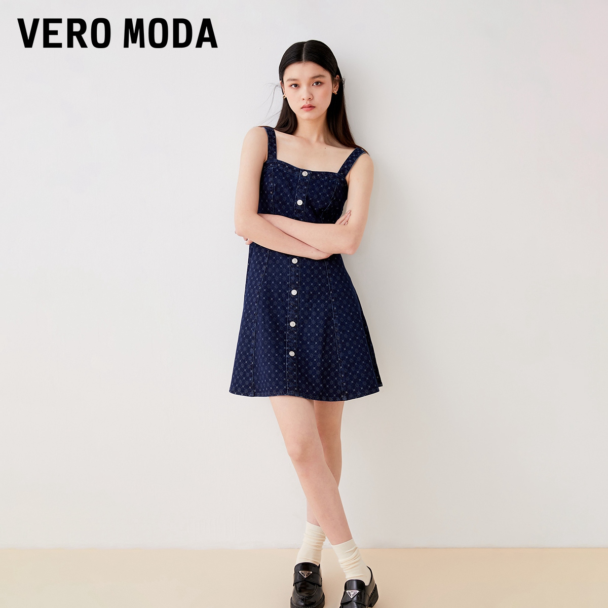 Vero Moda连衣裙秋冬新款休闲复古老花高腰时尚收腰A摆背带牛仔裙