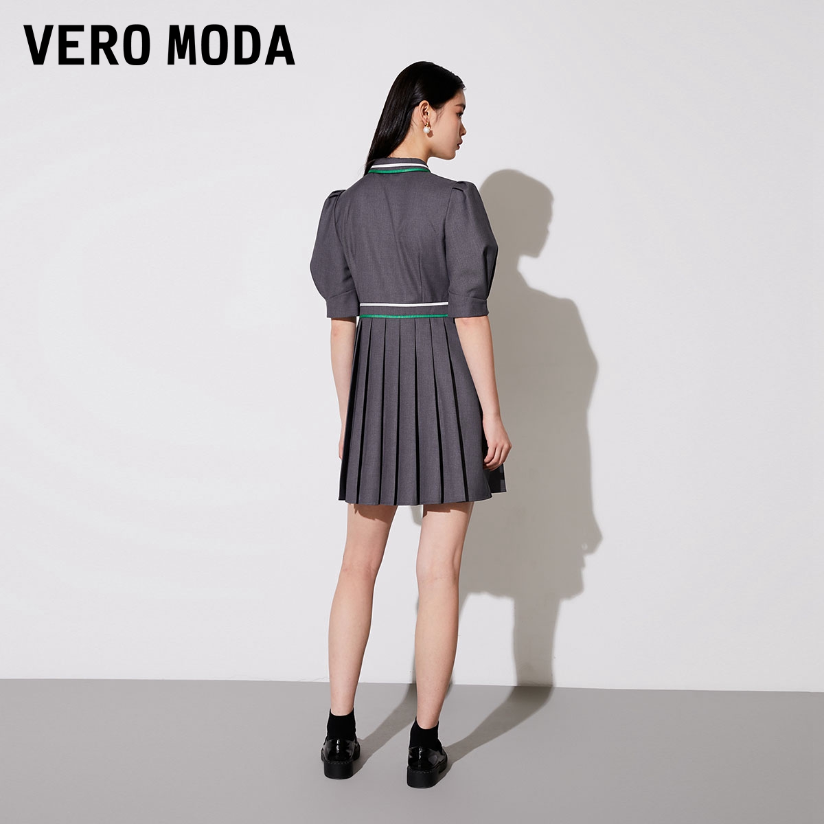 Vero Moda连衣裙2023秋冬新款纯色短裙百褶泡泡五分袖翻领学院