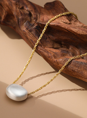 原创撞色极简冷淡风磨砂拉丝铜球吊坠项链小众高级感锁骨链女颈链