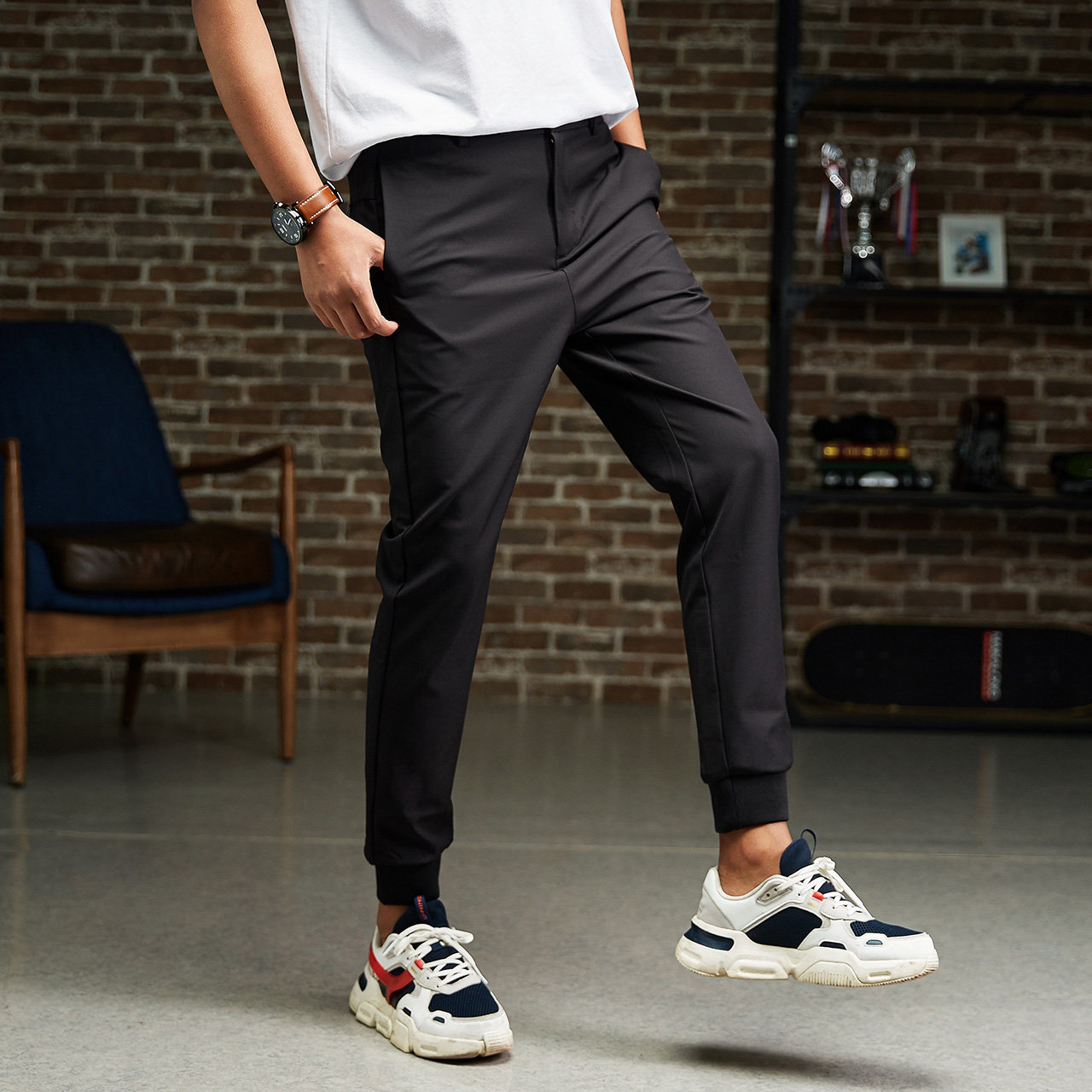  美特斯邦威千变万化休闲裤