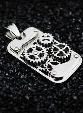 欧美复古长方形机械钛钢项链吊坠