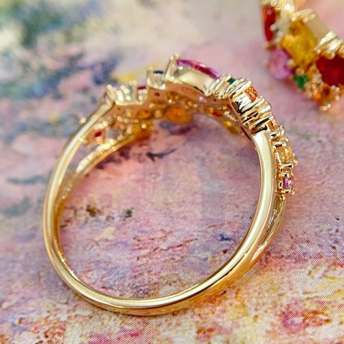 宝创集18K金镶嵌天然彩色蓝宝石红宝石祖母绿戒指彩虹排戒 - 图2