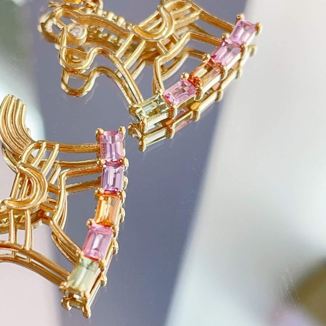 宝创集18K金镶嵌约0.99克拉天然彩色蓝宝石木马吊坠生日礼物吊坠,淘宝优惠券,粉丝福利购,淘宝优惠卷