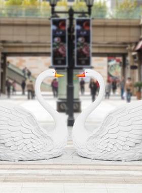 仿真天鹅爱心拍照打卡雕塑摆件户外玻璃钢公园婚纱摄道具装饰美陈