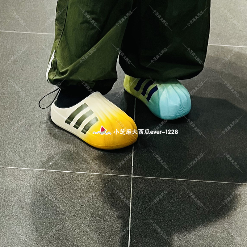 adidas三叶草专柜正品男女渐变色休闲运动拖鞋JP5685JP5686JP5687 - 图1