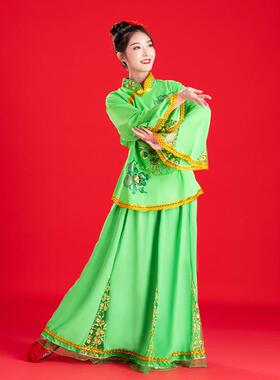 送扇子2023新款秧歌服装中老年古典舞演出服女飘逸套装腰鼓中国扇