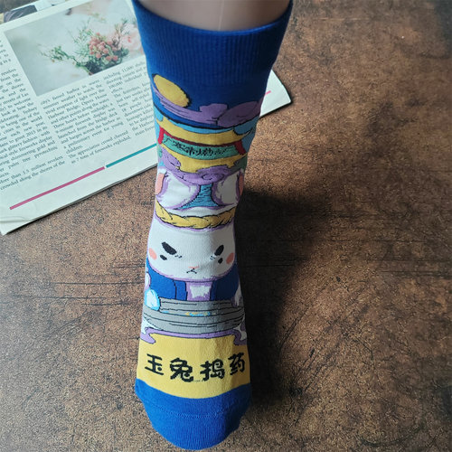 外贸整单~日单女袜卡通可爱中筒袜四季款玉兔捣药个性中大童袜子 - 图0