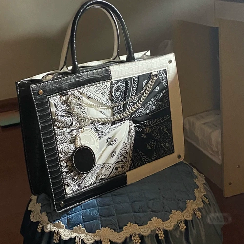 Оригинальная трендовая сумка через плечо, коллекция 2022, крокодиловый принт, тонкое плетение, яркий броский стиль