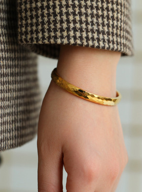 2023年新款欧美ins简约菱形满天星手镯女钛钢18k金首饰不掉色情侣