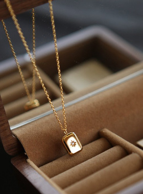 法式高级感复古立体方牌八芒星镶钻吊坠精致锁骨链ins金色项链女