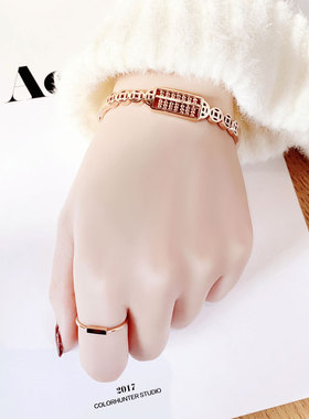 18K玫瑰金钛钢手镯女韩版招财手饰品简约网红个性原创小众设计潮