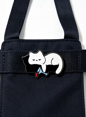 卡通可爱白色猫咪喝红酒合金胸针小猫醉酒徽章男女衣服包包装饰品