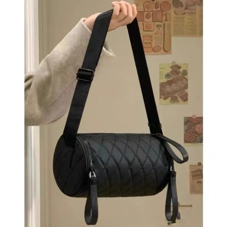 【今日活动】菱格圆筒包包女包斜跨包新款百搭水桶包牛津布单肩包,淘宝优惠券,粉丝福利购,淘宝优惠卷