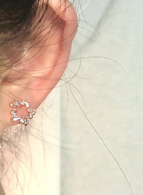 镂空星星耳钉小众设计感耳环甜美玫瑰金粉耳饰时尚百搭星形配饰