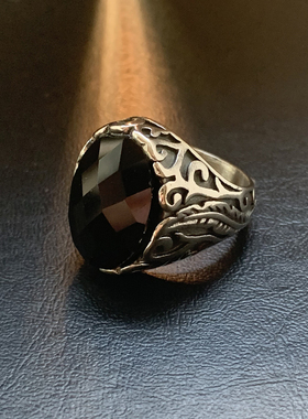 夜曜-镶嵌不掉色拇指哥特戒指男