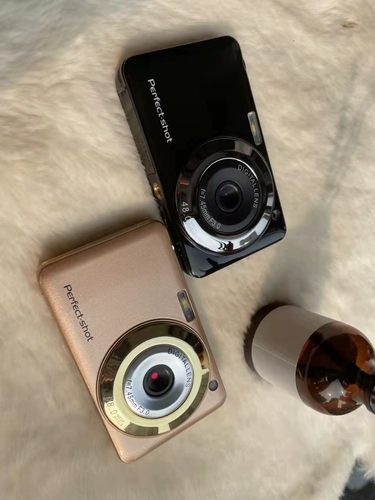 Новая CCD Студенческая камера Retro Digital Camera Anti -Shake 48 млн. Высокоопределения Pixel Pixel Campus Portable Tourism