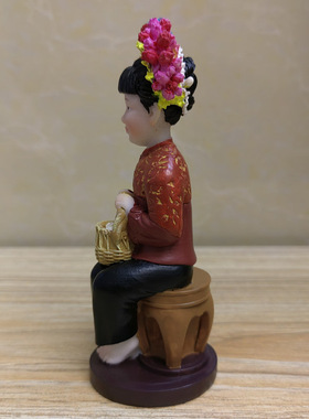 恒拓程树脂玩偶浔埔簪花围头饰