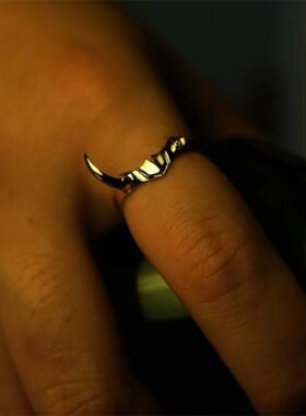 新款高版本《复仇者联盟》洛基金头冠戒指小众定制指环首饰