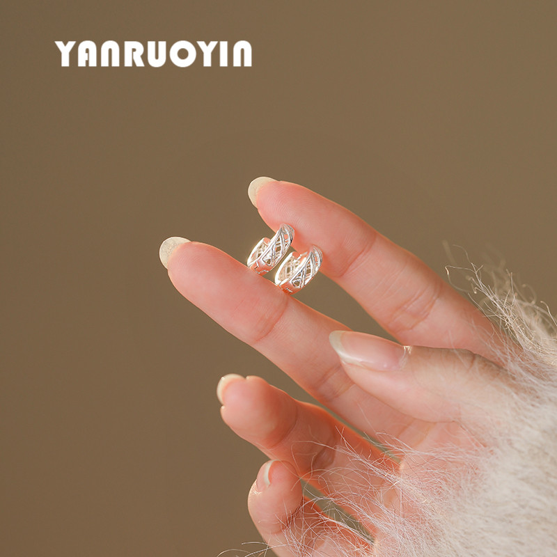 999足银耳环女纯银镂空设计高级感个性时尚简约百搭耳扣精致免摘,淘宝优惠券,粉丝福利购,淘宝优惠卷