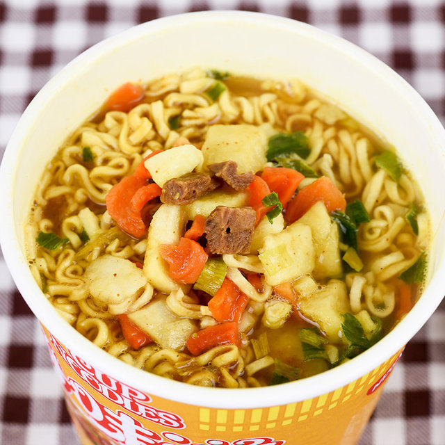 Nissin Hewei big cup instant noodles whole box