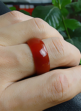 红玛瑙戒指 玉石戒指 红玉髓戒指 美丽的 时尚的