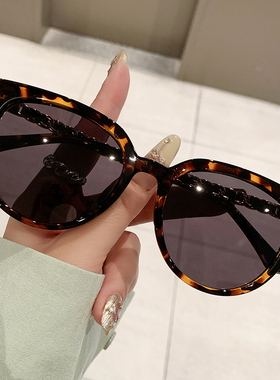 2025新款优雅珍珠链条腿太阳镜女高级感千金风浅色墨镜潮夏季眼镜