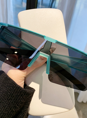 登山超轻护目镜可套近视镜爬山感光墨镜防风雪镜徒步雪山骑行眼镜