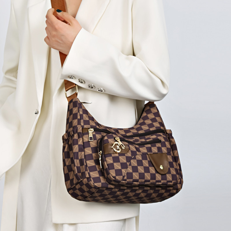 包包女2026新款复古百搭潮女士单肩斜挎包中年妈妈包旅游休闲背包,淘宝优惠券,粉丝福利购,淘宝优惠卷