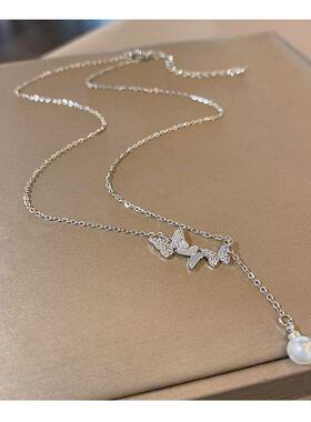 Koreas perfect diamond-dressed butterflies necklace-like pe