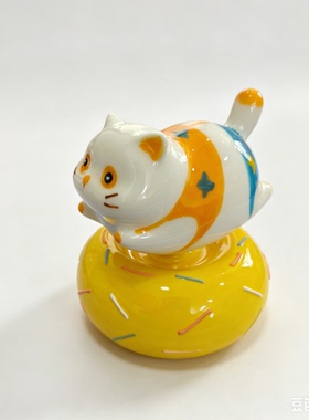 景德镇手绘釉下彩陶瓷可爱创意小肥猫转转乐桌面汽车饰品猫摆件