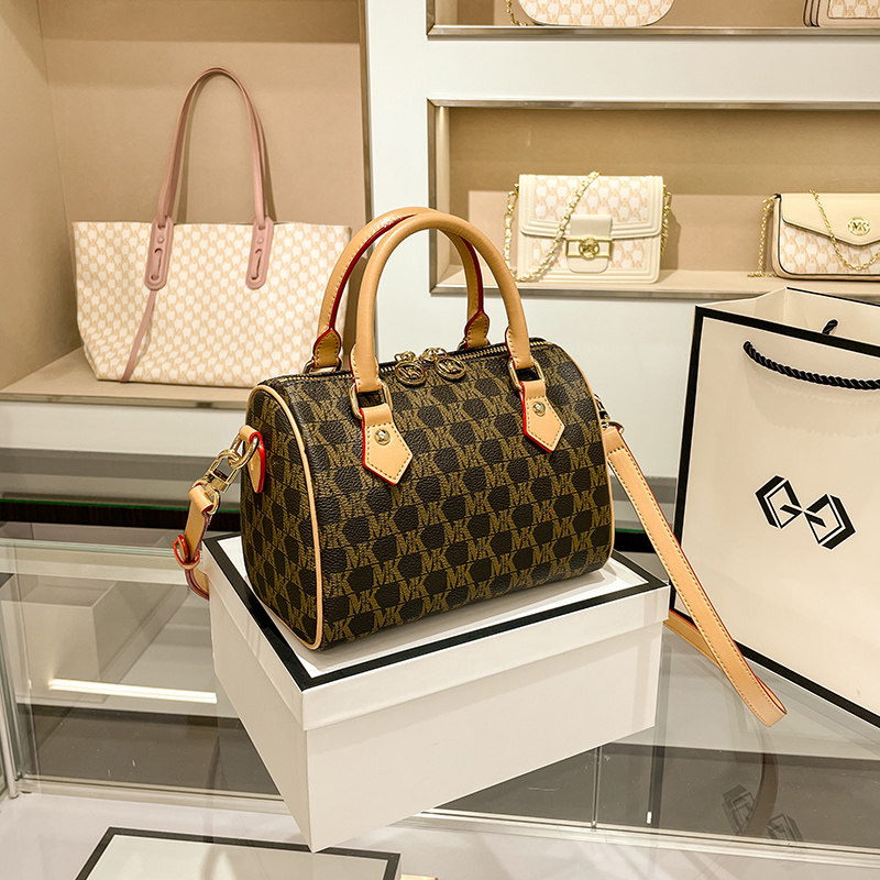 mk 2021新款潮秋冬单肩小众小枕头包 惠派旗舰女士包袋