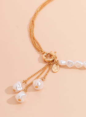 Ingemark Kpop Baroque Irregular Pearl Pendant Necklace for