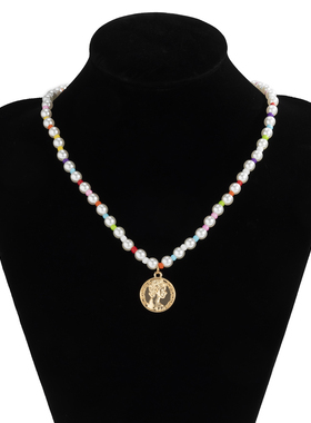 2021 New Geometric Round Coin Portrait Pendant Necklace For