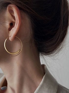 Sweet Girl 2023 Earrings Round Circle Acrylic Mesh Red