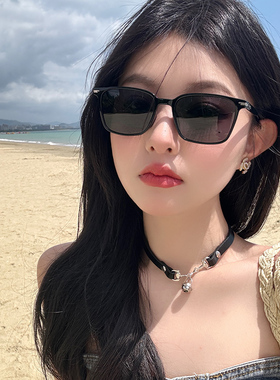 复古小框墨镜女高级感小脸款海边沙滩防紫外线近视太阳镜2026新款