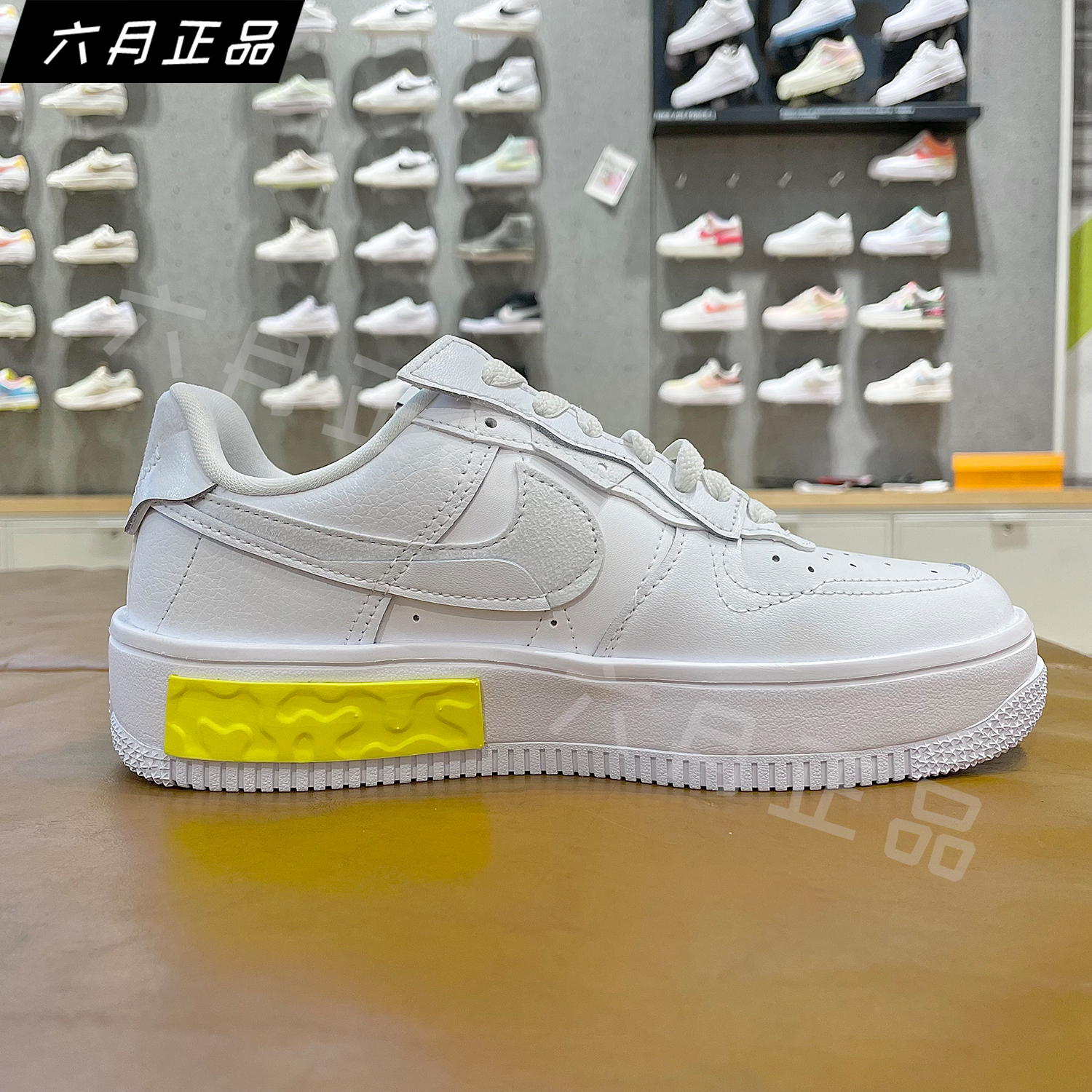 正品NIKE耐克女子秋季三勾耐磨厚底低帮运动休闲板鞋 DA7024-101-图0