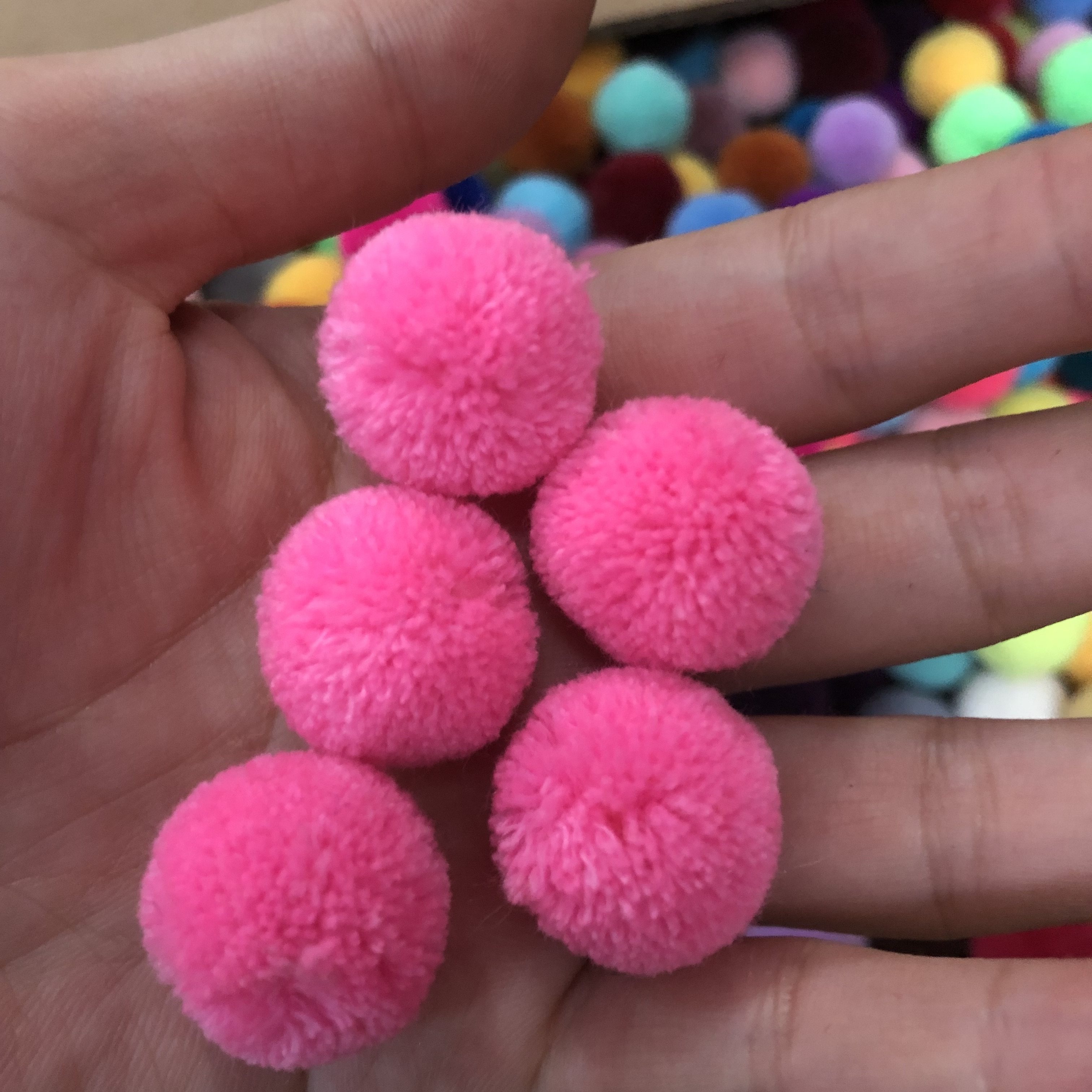 2cm直径开司米球 线球 毛线球 2公分20mm 围巾服装配件 晴纶线球,淘宝优惠券,粉丝福利购,淘宝优惠卷