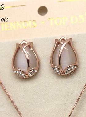 威妮华郁金香百搭大气一套项链