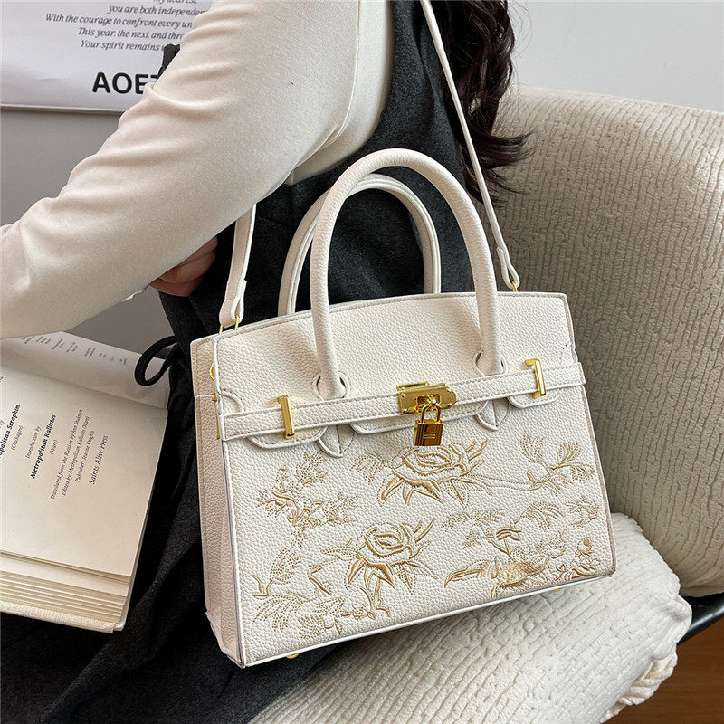 跨境爆款热销女包2026新款轻奢高级感手提斜挎包文艺大容量单肩包,淘宝优惠券,粉丝福利购,淘宝优惠卷