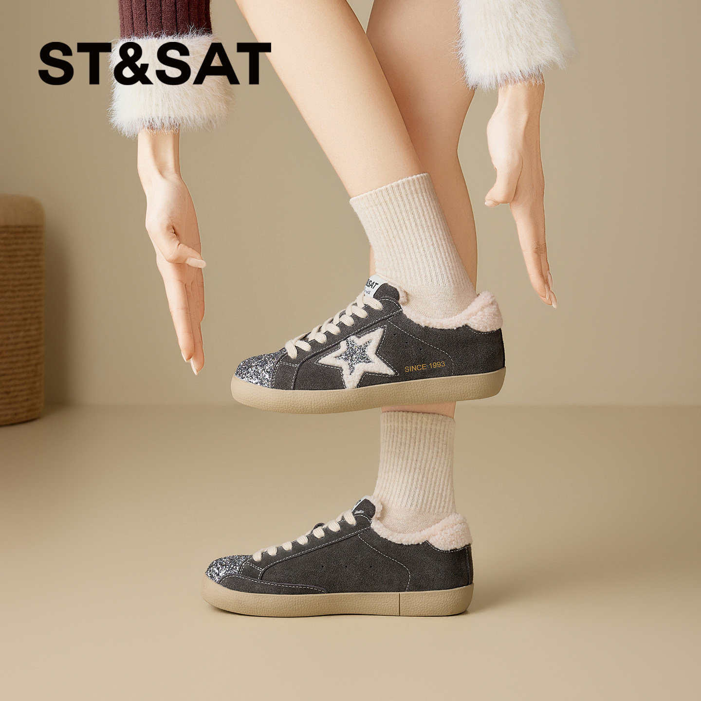 星期六德训鞋女小白鞋2025新冬季加绒爆款平底休闲鞋星星德训鞋女